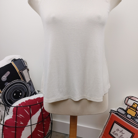 HOLLISTER | Sleeveless Crowl Neck Top - Picture 4 of 7